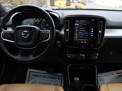 Used 2019 Volvo XC40 T5 Momentum AWD/4WD image 19