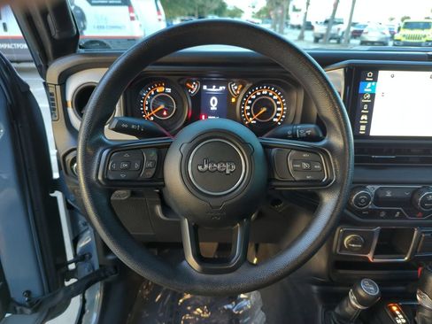 Used 2024 Jeep Wrangler Sport AWD/4WD image 10