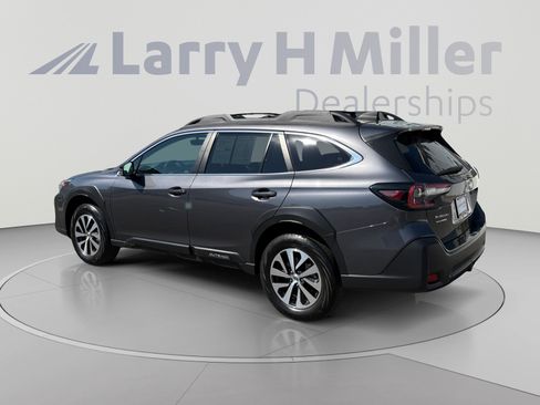 Certified 2025 Subaru Outback Premium AWD/4WD image 3