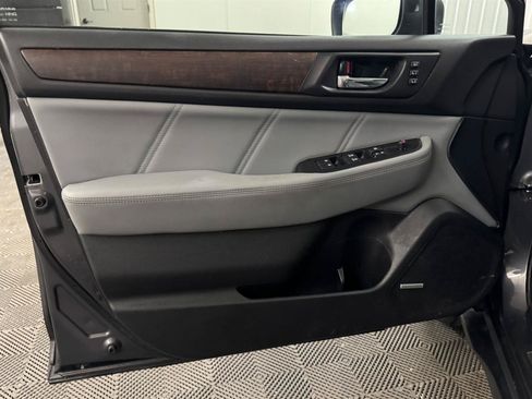 Used 2019 Subaru Outback 3.6R Limited AWD/4WD image 21