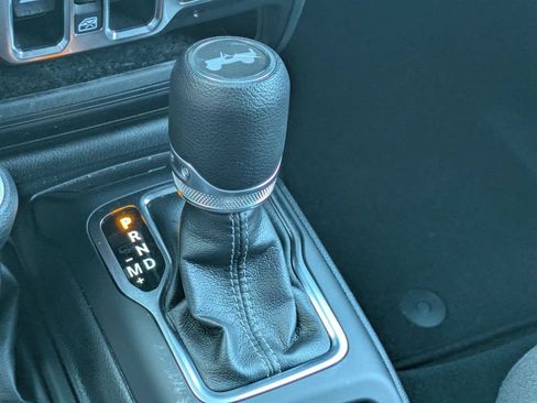 Used 2025 Jeep Wrangler Unlimited Sahara w/ Safety Group AWD/4WD image 37