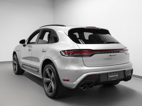 Certified 2026 Porsche Macan Turbo AWD/4WD image 3