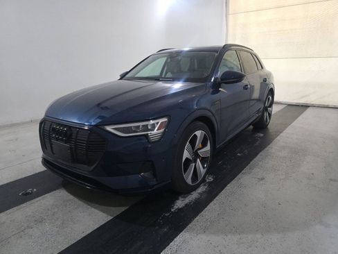 Used 2022 Audi e-tron Premium Plus w/ Premium Plus Package image 3