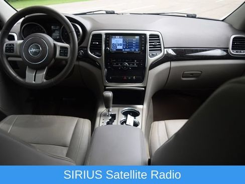 Used 2012 Jeep Grand Cherokee Laredo AWD/4WD image 8