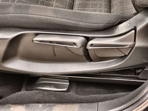 Certified 2024 Honda HR-V LX image 31