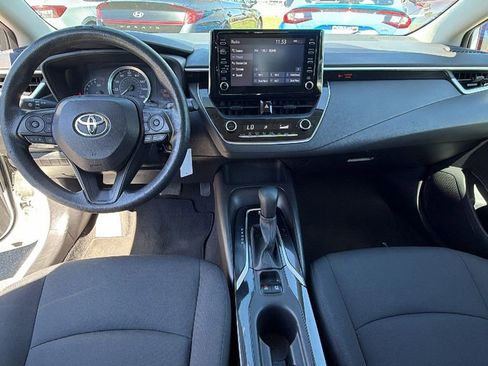 Used 2020 Toyota Corolla LE image 17