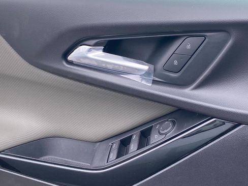 New 2026 Chevrolet Equinox LT w/ Convenience Package II FWD image 20