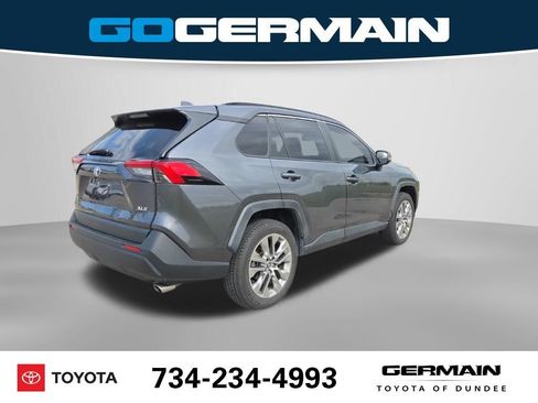 Used 2020 Toyota RAV4 XLE Premium FWD image 7