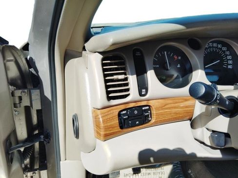 Used 2002 Buick Le Sabre Custom image 15