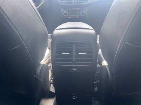 Used 2022 Ford Escape Titanium AWD/4WD image 30