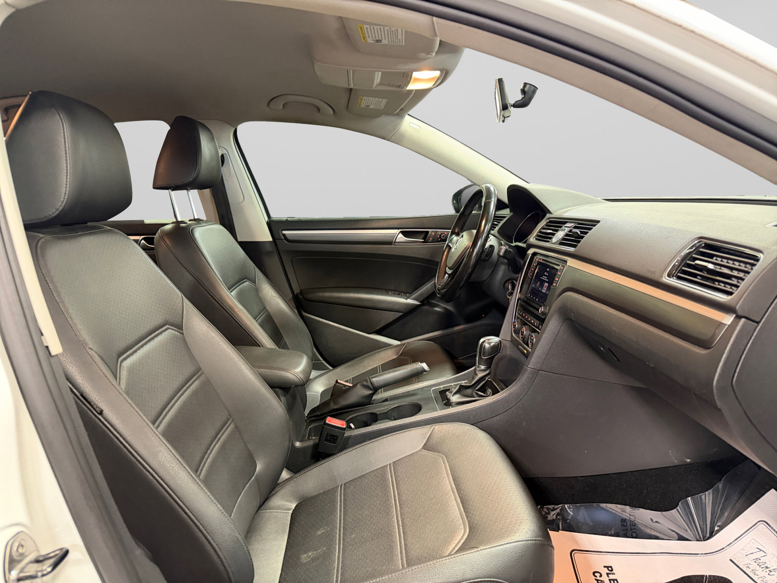 Used 2017 Volkswagen Passat 1.8T R-Line w/ R-Line Lighting Package FWD image 23