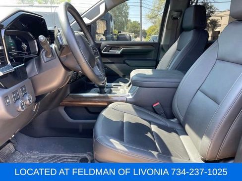 Used 2024 Chevrolet Silverado 1500 LT Trail Boss w/ Convenience Package II AWD/4WD image 6