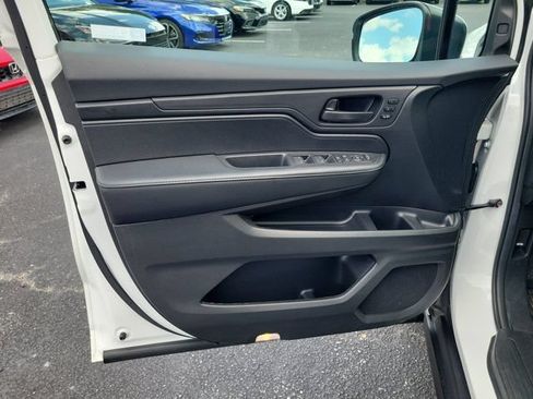 Certified 2025 Honda Odyssey EX-L image 17