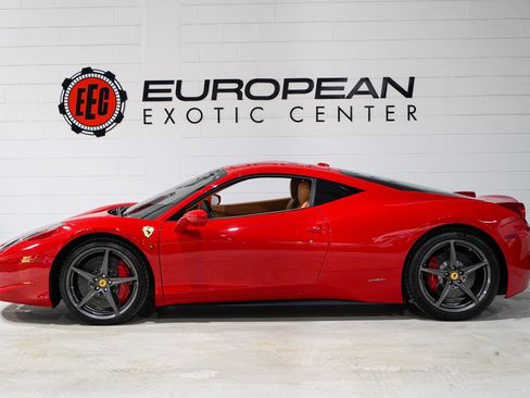 Used 2015 Ferrari 458 Italia image 7