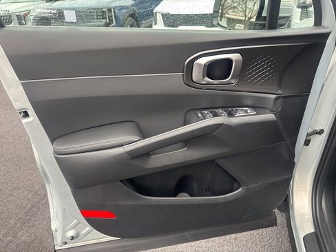 New 2026 Kia Sorento S image 10