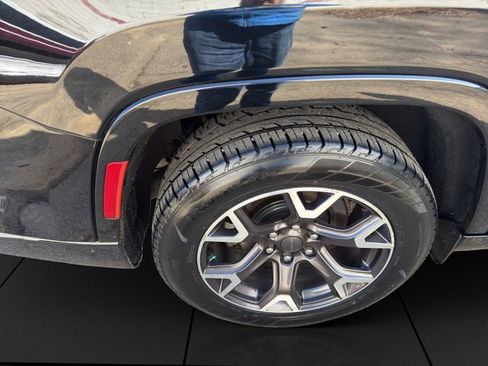 Used 2023 Jeep Wagoneer L Series III w/ Preferred Equipment Group image 25