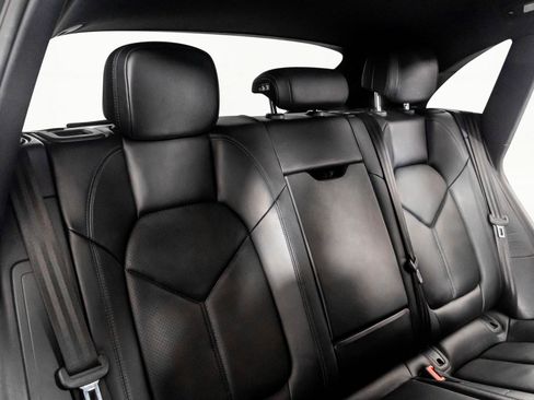 Used 2018 Porsche Macan S image 31