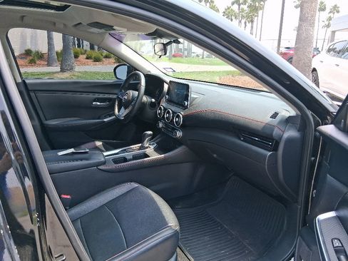 Used 2024 Nissan Sentra SR w/ SR Premium Package FWD image 10