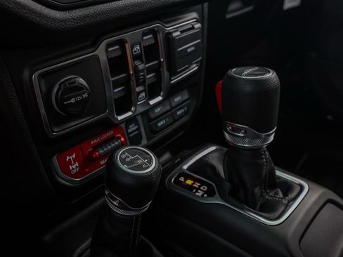 New 2025 Jeep Gladiator Willys image 30