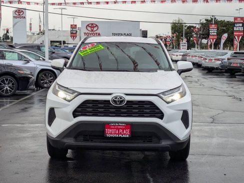 Used 2025 Toyota RAV4 XLE image 2
