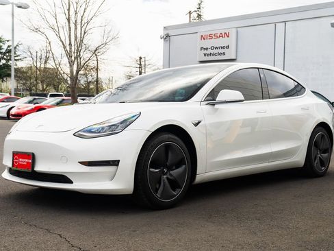 Used 2020 Tesla Model 3 Long Range AWD/4WD image 3
