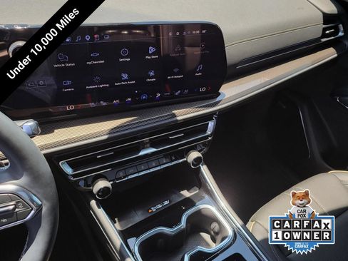 Used 2025 Chevrolet Traverse High Country FWD image 27