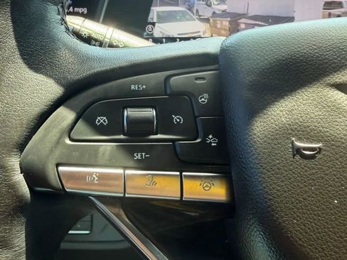 Used 2022 Cadillac Escalade Sport RWD image 27