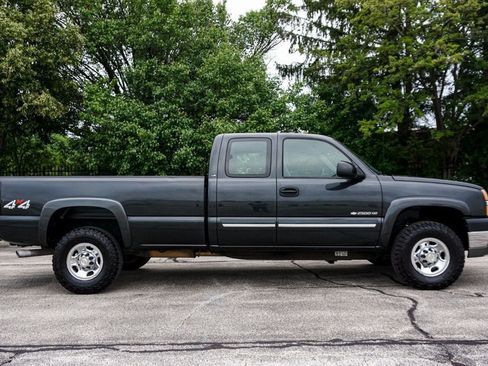 Used 2004 Chevrolet Silverado 2500 LS AWD/4WD image 20