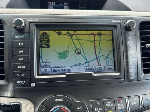 Used 2013 Toyota Sienna XLE w/ Premium Pkg FWD image 12