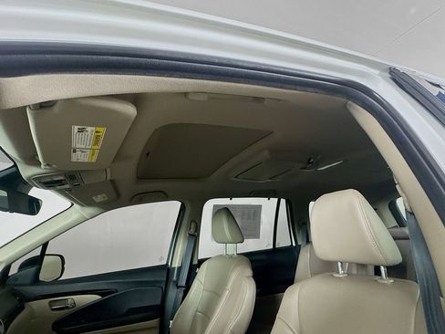 Used 2020 Honda Pilot Touring image 22