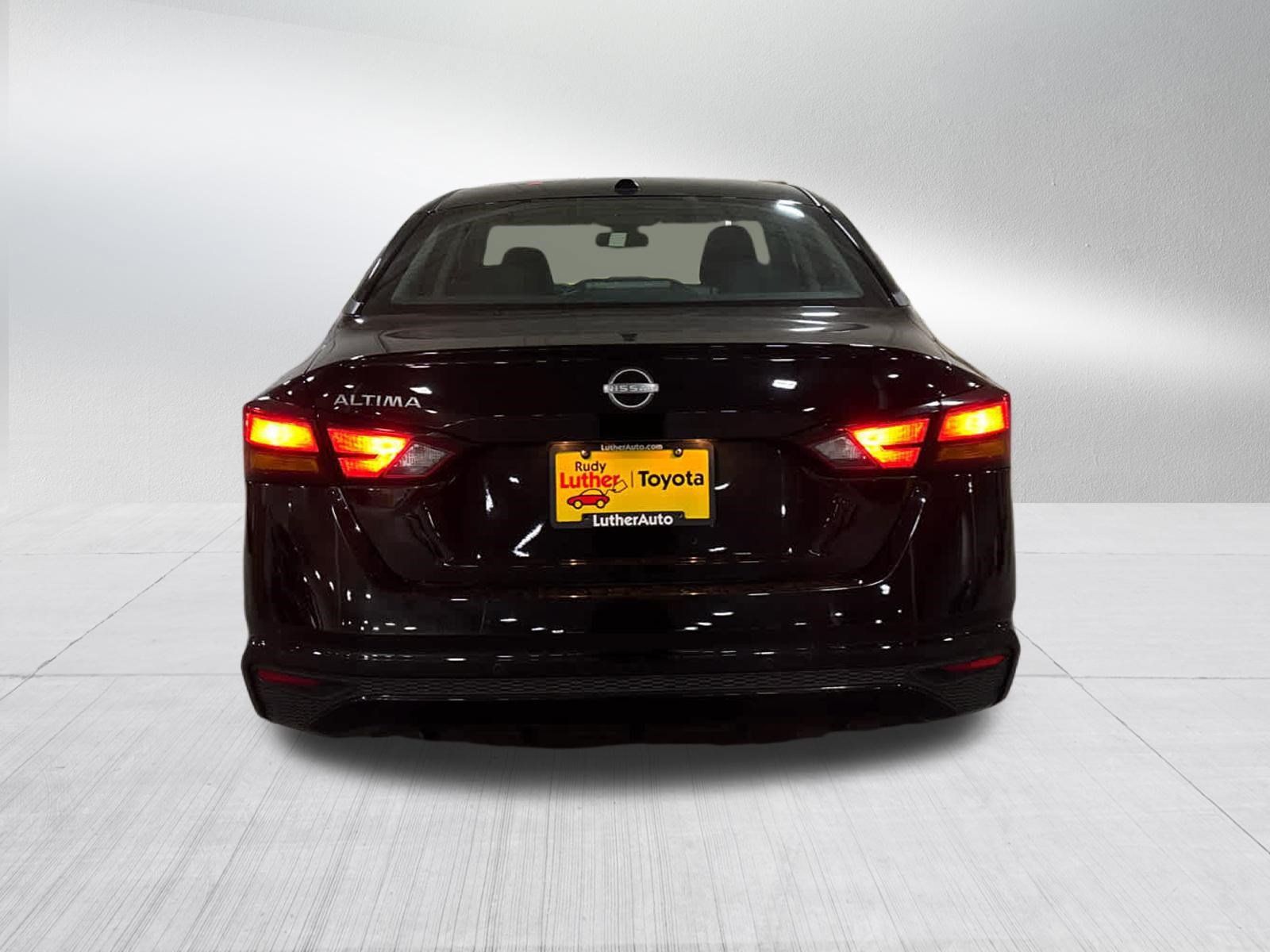 Used 2025 Nissan Altima 2.5 SV FWD image 5