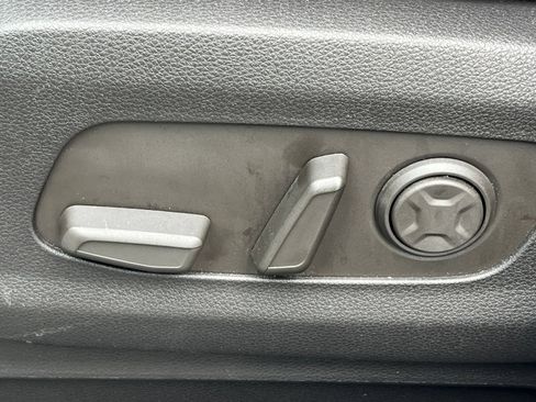 Used 2026 Kia Carnival FWD image 22