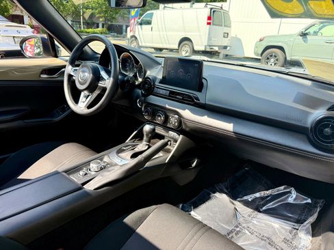 Used 2023 MAZDA MX-5 Miata Club image 21