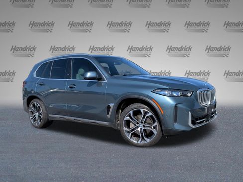 Used 2024 BMW X5 xDrive40i w/ Premium Package AWD/4WD image 2