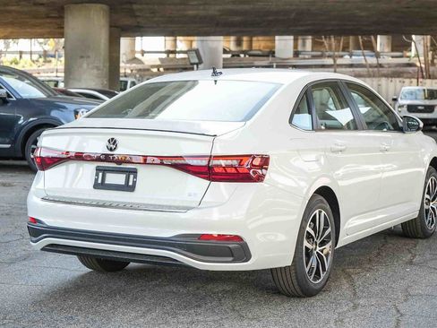 New 2026 Volkswagen Jetta SE image 6