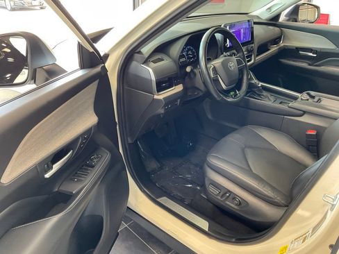 Certified 2024 Toyota Grand Highlander AWD image 9