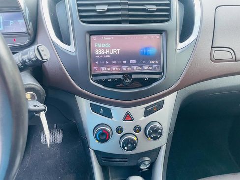 Used 2015 Chevrolet Trax LT w/ LT Sun and Sound Package image 20