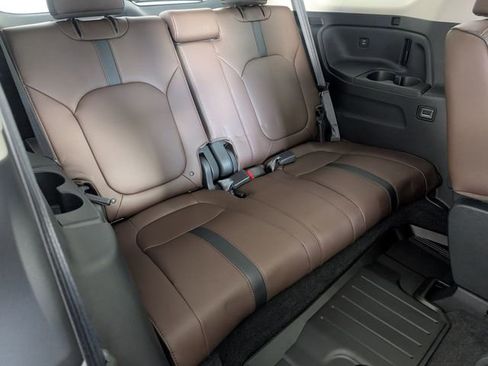 Used 2025 Honda Pilot Elite image 32