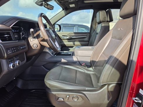 Used 2021 GMC Yukon XL Denali w/ Denali Premium Package AWD/4WD image 26