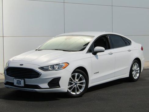 Certified 2019 Ford Fusion SE FWD image 22