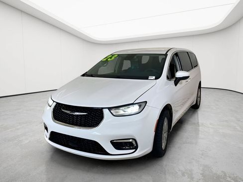 Used 2023 Chrysler Pacifica Touring-L AWD/4WD image 24