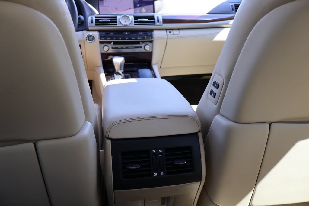 Used 2014 Lexus LS 460 w/ Comfort Package RWD image 32