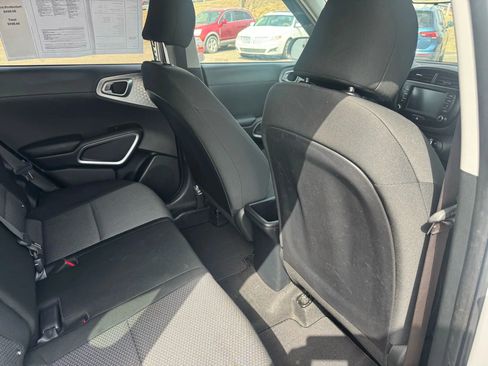Used 2020 Kia Soul LX image 22