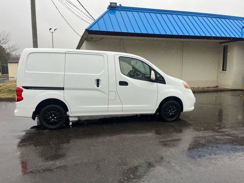 Used 2021 Nissan NV200 SV w/ Back Door Glass Package image 9