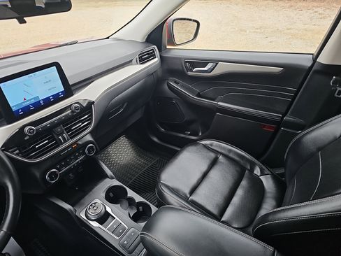 Certified 2022 Ford Escape SEL w/ Technology Package image 31