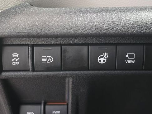 Used 2024 Toyota Sienna Platinum FWD image 33