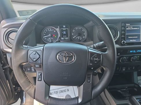 Used 2023 Toyota Tacoma TRD Off-Road w/ Technology Package AWD/4WD image 17