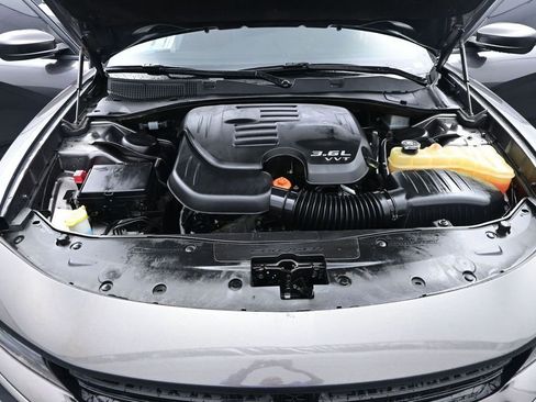 Used 2017 Dodge Charger SXT AWD/4WD image 22