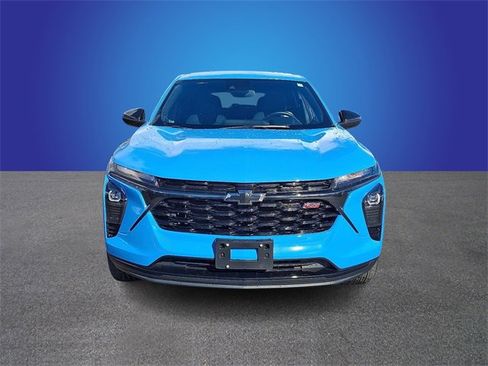 Used 2024 Chevrolet Trax RS w/ Driver Confidence Package image 2