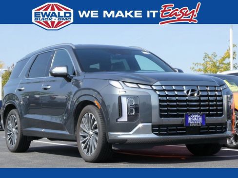Used 2024 Hyundai Palisade Calligraphy image 1